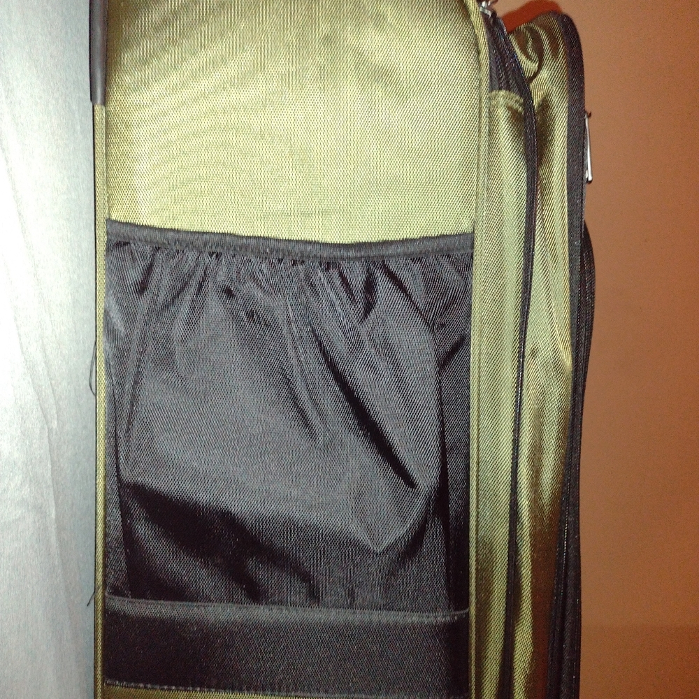 Suitcase - Picture 3 of 4